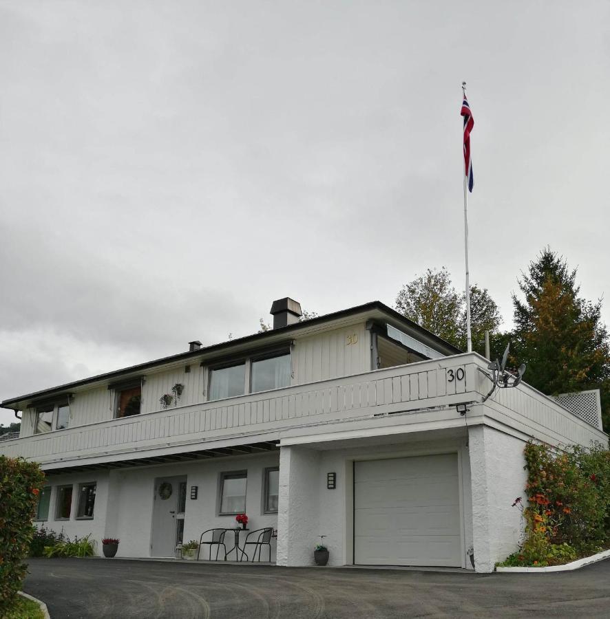 Gjesterom Til Leie I Et Privat Hus Brumunddal Kültér fotó